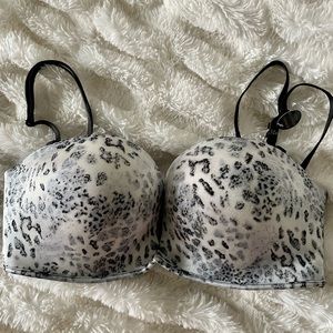 NWT Victoria’s Secret bombshell bra 32D